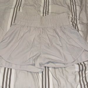 Bone off-white athletic Zenana shorts size 1X